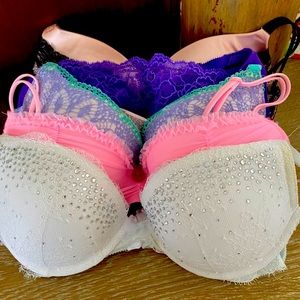 Victoria Secret Bra Bundle 34D! Excellent Condition!